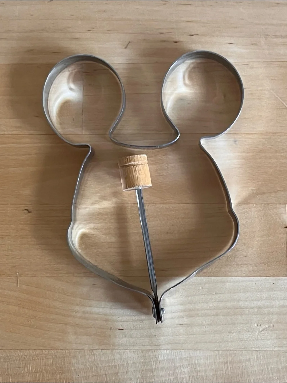Disney Chef Mickey Mouse Egg and Pancake Ring Mold Metal Wood Handle